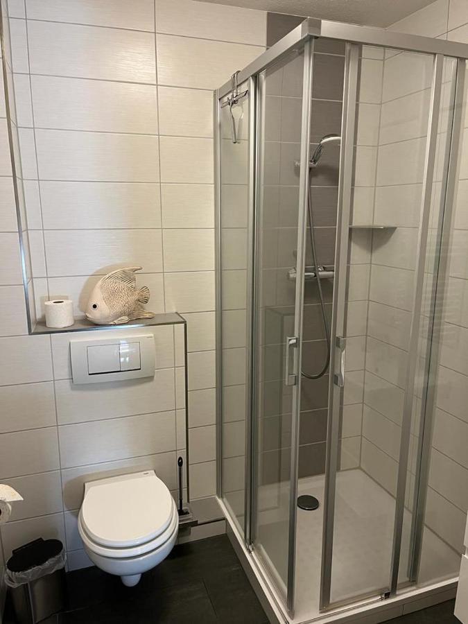 Deluxe Double Room Shower